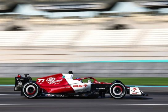 Valtteri Bottas (FIN), Alfa Romeo Racing 22.11.2022. Formula 1 Testing, Yas Marina Circuit, Abu Dhabi, Tuesday.- www.xpbimages.com, EMail: requests@xpbimages.com © Copyright: Charniaux / XPB Images