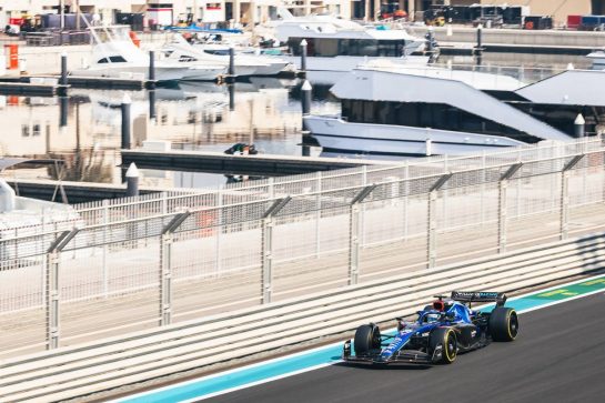 Logan Sargeant (USA) Williams Racing FW44.
22.11.2022. Formula 1 Testing, Yas Marina Circuit, Abu Dhabi, Tuesday.
- www.xpbimages.com, EMail: requests@xpbimages.com © Copyright: Bearne / XPB Images