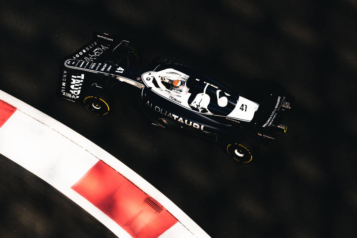 Nyck de Vries (NLD) AlphaTauri AT03.
22.11.2022. Formula 1 Testing, Yas Marina Circuit, Abu Dhabi, Tuesday.