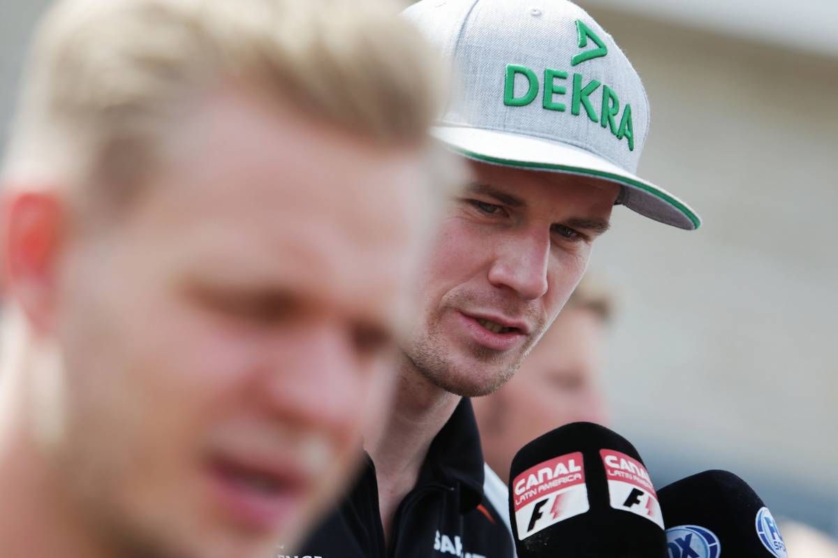 Nico Hulkenberg (GER) Sahara Force India F1 and Kevin Magnussen (DEN) Renault Sport F1 Team with the media. 20.10.2016. Formula 1 World Championship, Rd 18, United States Grand Prix, Austin, Texas, USA, Preparation