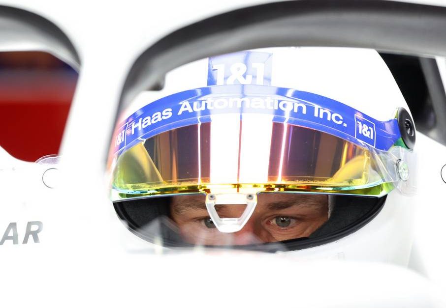 Nico Hulkenberg (GER) Haas VF-22. 22.11.2022. Formula 1 Testing, Yas Marina Circuit, Abu Dhabi, Tuesday