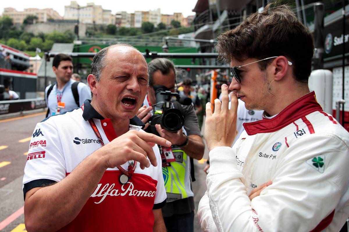 Sainz: Hubungan dekat antara Vasseur dan Leclerc ‘berguna’ bagi Ferrari