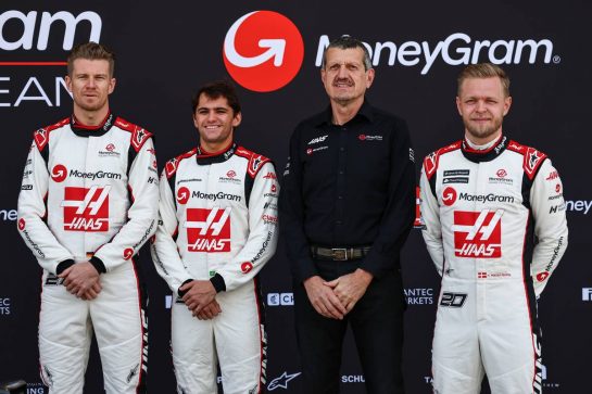 Nico Hulkenberg (GER), Haas F1 Team, Kevin Magnussen (DEN), Haas F1 Team, Pietro Fittipaldi (BRA), Haas F1 Team and Guenther Steiner (ITA), Haas F1 Team Prinicipal 
23.02.2023. Formula 1 Testing, Sakhir, Bahrain, Day One.
- www.xpbimages.com, EMail: requests@xpbimages.com © Copyright: Charniaux / XPB Images