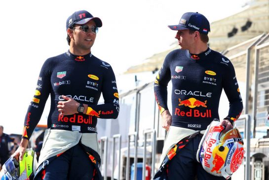 (L to R): Sergio Perez (MEX) Red Bull Racing and team mate Max Verstappen (NLD) Red Bull Racing.
23.02.2023. Formula 1 Testing, Sakhir, Bahrain, Day One.
 - www.xpbimages.com, EMail: requests@xpbimages.com © Copyright: Coates / XPB Images