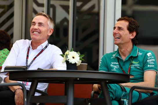 (L to R): Martin Whitmarsh (GBR) Aston Martin F1 Team Group Chief Executive Officer with Pedro De La Rosa (ESP) Aston Martin F1 Team, Team Ambassador.
23.02.2023. Formula 1 Testing, Sakhir, Bahrain, Day One.
- www.xpbimages.com, EMail: requests@xpbimages.com © Copyright: Moy / XPB Images