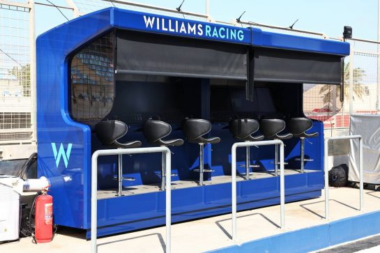 Williams Racing pit gantry.
24.02.2023. Formula 1 Testing, Sakhir, Bahrain, Day Two.
- www.xpbimages.com, EMail: requests@xpbimages.com © Copyright: Batchelor / XPB Images