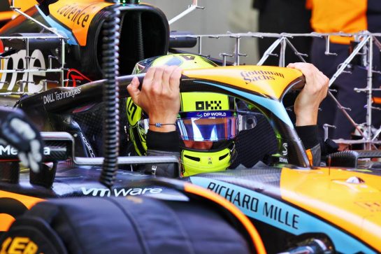 Lando Norris (GBR) McLaren MCL60.
24.02.2023. Formula 1 Testing, Sakhir, Bahrain, Day Two.
- www.xpbimages.com, EMail: requests@xpbimages.com © Copyright: Batchelor / XPB Images