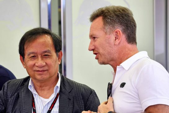(L to R): Chalerm Yoovidhya (THA) Red Bull Racing Co-Owner with Christian Horner (GBR) Red Bull Racing Team Principal.
24.02.2023. Formula 1 Testing, Sakhir, Bahrain, Day Two.
- www.xpbimages.com, EMail: requests@xpbimages.com © Copyright: Batchelor / XPB Images