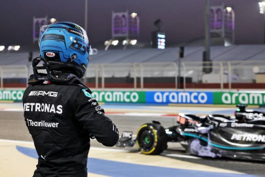 George Russell (GBR) Mercedes AMG F1 W14 stopped on the circuit.
24.02.2023. Formula 1 Testing, Sakhir, Bahrain, Day Two.
- www.xpbimages.com, EMail: requests@xpbimages.com © Copyright: Bearne / XPB Images