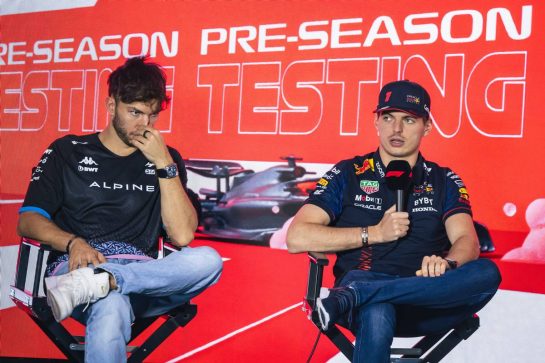 (L to R): Pierre Gasly (FRA) Alpine F1 Team and Max Verstappen (NLD) Red Bull Racing in the FIA Press Conference.
25.02.2023. Formula 1 Testing, Sakhir, Bahrain, Day Three.
- www.xpbimages.com, EMail: requests@xpbimages.com © Copyright: Bearne / XPB Images