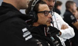 Wolff insists Mercedes 'sticking together' amid Hamilton frustrations