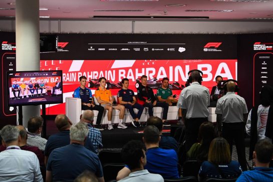 (L to R): Logan Sargeant (USA) Williams Racing; Oscar Piastri (AUS) McLaren; Nyck de Vries (NLD) AlphaTauri; Nico Hulkenberg (GER) Haas F1 Team; and Fernando Alonso (ESP) Aston Martin F1 Team, in the FIA Press Conference.
02.03.2023. Formula 1 World Championship, Rd 1, Bahrain Grand Prix, Sakhir, Bahrain, Preparation Day.
- www.xpbimages.com, EMail: requests@xpbimages.com © Copyright: XPB Images