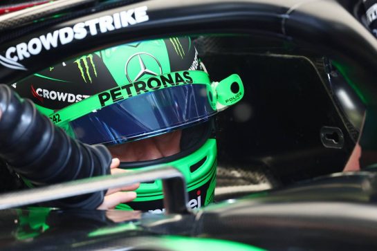 George Russell (GBR) Mercedes AMG F1 W14.
03.03.2023. Formula 1 World Championship, Rd 1, Bahrain Grand Prix, Sakhir, Bahrain, Practice Day
- www.xpbimages.com, EMail: requests@xpbimages.com © Copyright: Batchelor / XPB Images