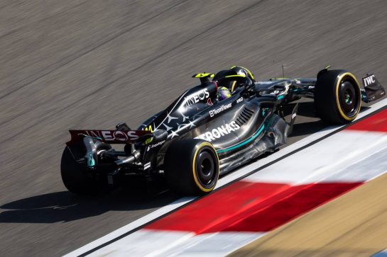Lewis Hamilton (GBR) Mercedes AMG F1 W14.
03.03.2023. Formula 1 World Championship, Rd 1, Bahrain Grand Prix, Sakhir, Bahrain, Practice Day
- www.xpbimages.com, EMail: requests@xpbimages.com © Copyright: Bearne / XPB Images