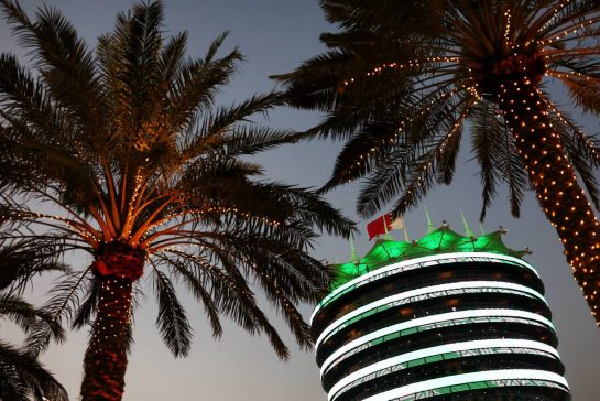 Circuit atmosphere - sun set.
03.03.2023. Formula 1 World Championship, Rd 1, Bahrain Grand Prix, Sakhir, Bahrain, Practice Day
- www.xpbimages.com, EMail: requests@xpbimages.com © Copyright: Coates / XPB Images