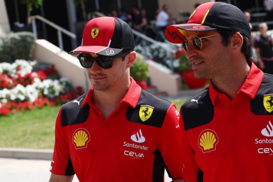 (L to R): Charles Leclerc (MON) Ferrari and team mate Carlos Sainz Jr (ESP) Ferrari.
04.03.2023. Formula 1 World Championship, Rd 1, Bahrain Grand Prix, Sakhir, Bahrain, Qualifying Day.
- www.xpbimages.com, EMail: requests@xpbimages.com © Copyright: Coates / XPB Images