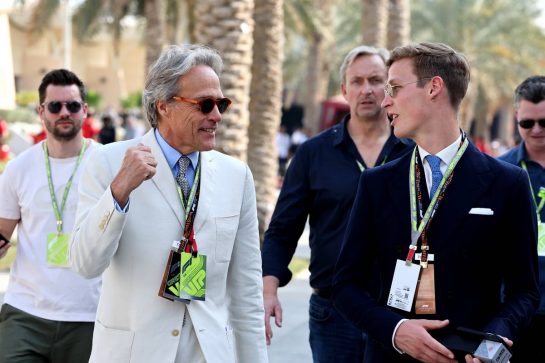 Charles Gordon-Lennox, Duke of Richmond (GBR) (Left).
05.03.2023. Formula 1 World Championship, Rd 1, Bahrain Grand Prix, Sakhir, Bahrain, Race Day.
- www.xpbimages.com, EMail: requests@xpbimages.com © Copyright: Moy / XPB Images