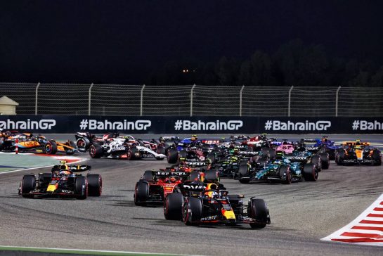Max Verstappen (NLD) Red Bull Racing RB19 leads at the start of the race.
05.03.2023. Formula 1 World Championship, Rd 1, Bahrain Grand Prix, Sakhir, Bahrain, Race Day.
- www.xpbimages.com, EMail: requests@xpbimages.com © Copyright: Batchelor / XPB Images