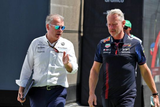 (L to R): Dave Redding (GBR) Williams Racing Team Manager and Jonathan Wheatley (GBR) Red Bull Racing Team Manager.
17.03.2023. Formula 1 World Championship, Rd 2, Saudi Arabian Grand Prix, Jeddah, Saudi Arabia, Practice Day.
- www.xpbimages.com, EMail: requests@xpbimages.com © Copyright: Moy / XPB Images