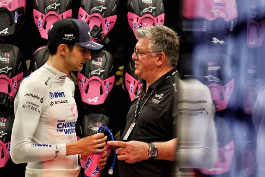 (L to R): Esteban Ocon (FRA) Alpine F1 Team with Otmar Szafnauer (USA) Alpine F1 Team, Team Principal.
17.03.2023. Formula 1 World Championship, Rd 2, Saudi Arabian Grand Prix, Jeddah, Saudi Arabia, Practice Day.
- www.xpbimages.com, EMail: requests@xpbimages.com © Copyright: Moy / XPB Images