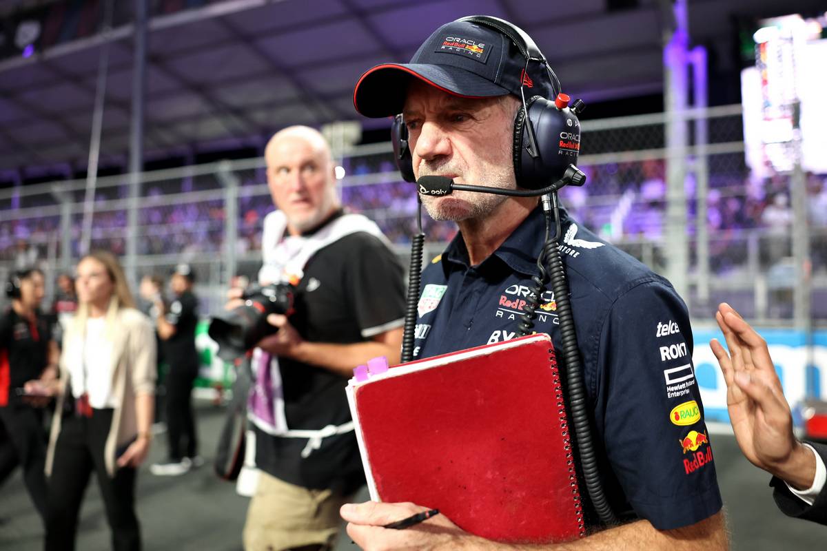 Adrian Newey (GBR) Red Bull Racing Chief Technical Officer on the grid.
19.03.2023. Formula 1 World Championship, Rd 2, Saudi Arabian Grand Prix, Jeddah, Saudi Arabia, Race Day.
- www.xpbimages.com, EMail: requests@xpbimages.com © Copyright: Bearne / XPB Images