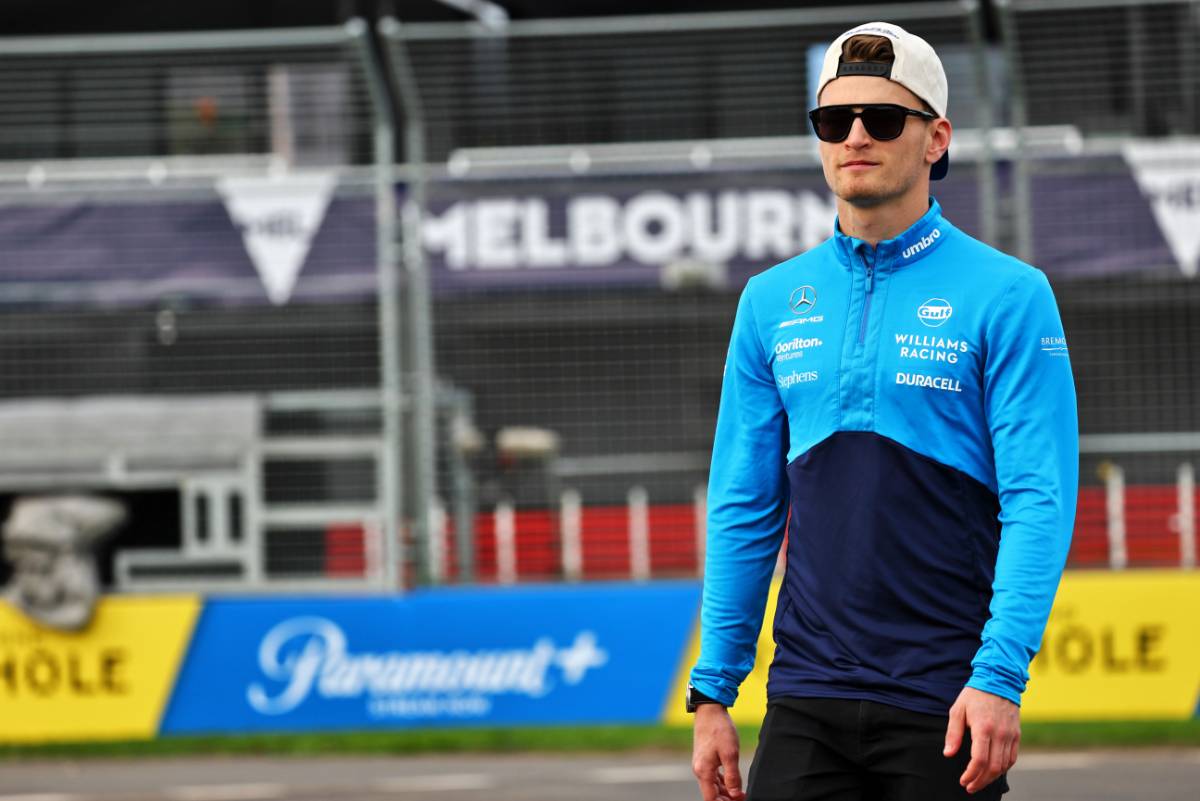 Logan Sargeant (USA) Williams Racing walks the circuit. 29.03.2023. Formula 1 World Championship, Rd 3, Australian Grand Prix, Albert Park, Melbourne, Australia, Preparation Day. - www.xpbimages.com, EMail: requests@xpbimages.com © Copyright: Batchelor / XPB Images