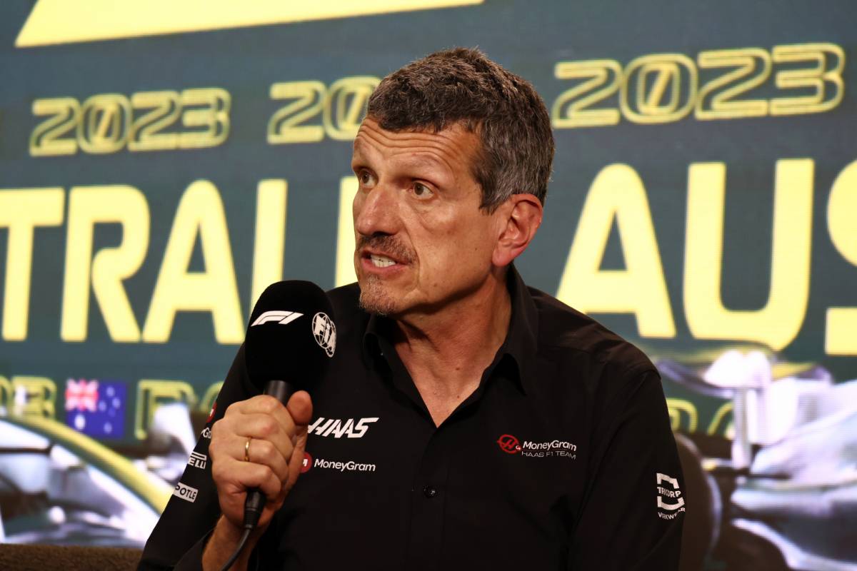 Guenther Steiner (ITA) Director del equipo Haas F1 en la conferencia de prensa de la FIA.  31.03.2023.  Campeonato del Mundo de Fórmula 1, Rd 3, Gran Premio de Australia, Albert Park, Melbourne, Australia, Día de práctica.  - www.xpbimages.com, Correo electrónico: request@xpbimages.com © Copyright: Moy / XPB Images