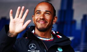 Hamilton 'wants to share vulnerability with Mercedes team'