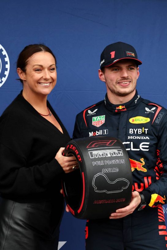 Max Verstappen (NLD) Red Bull Racing receives the Pirelli Pole Position Award from Celeste Barber (AUS) Comedian.
01.04.2023. Formula 1 World Championship, Rd 3, Australian Grand Prix, Albert Park, Melbourne, Australia, Qualifying Day.
- www.xpbimages.com, EMail: requests@xpbimages.com © Copyright: Moy / XPB Images
