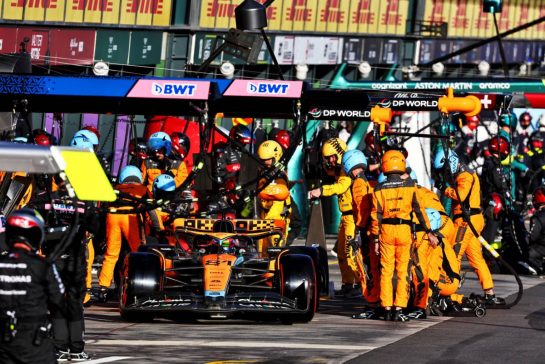 Oscar Piastri (AUS) McLaren MCL60 makes a pit stop.
02.04.2023. Formula 1 World Championship, Rd 3, Australian Grand Prix, Albert Park, Melbourne, Australia, Race Day.
- www.xpbimages.com, EMail: requests@xpbimages.com © Copyright: Batchelor / XPB Images
