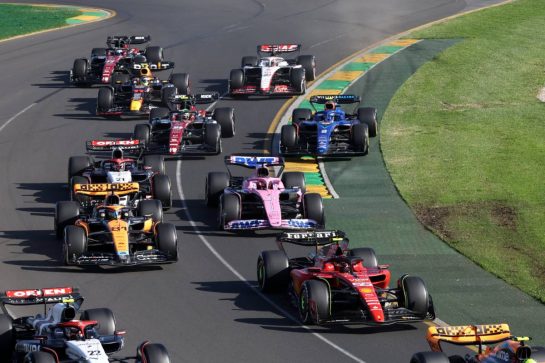 Carlos Sainz Jr (ESP) Ferrari SF-23 at the restart of the race.
02.04.2023. Formula 1 World Championship, Rd 3, Australian Grand Prix, Albert Park, Melbourne, Australia, Race Day.
- www.xpbimages.com, EMail: requests@xpbimages.com © Copyright: Bearne / XPB Images