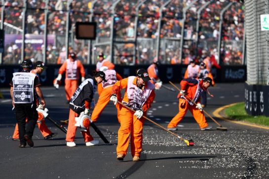 Marshals sweep clear the gravel left by Alexander Albon (THA) Williams Racing that brought out the red flag.
02.04.2023. Formula 1 World Championship, Rd 3, Australian Grand Prix, Albert Park, Melbourne, Australia, Race Day.
- www.xpbimages.com, EMail: requests@xpbimages.com © Copyright: Coates / XPB Images
