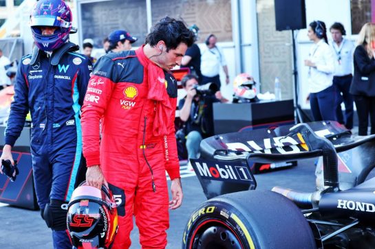 Carlos Sainz Jr (ESP) Ferrari in parc ferme.
29.04.2023. Formula 1 World Championship, Rd 4, Azerbaijan Grand Prix, Baku Street Circuit, Azerbaijan, Sprint Day.
- www.xpbimages.com, EMail: requests@xpbimages.com © Copyright: Batchelor / XPB Images