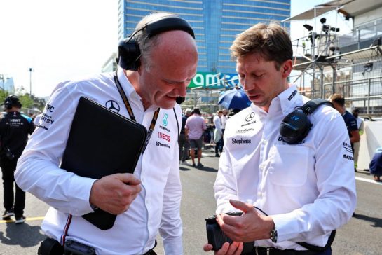 James Vowles (GBR) Williams Racing Team Principal (Right).
30.04.2023. Formula 1 World Championship, Rd 4, Azerbaijan Grand Prix, Baku Street Circuit, Azerbaijan, Race Day.
- www.xpbimages.com, EMail: requests@xpbimages.com © Copyright: Batchelor / XPB Images