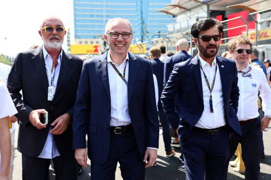(L to R): Flavio Briatore (ITA) with Stefano Domenicali (ITA) Formula One President and CEO and Mohammed Bin Sulayem (UAE) FIA President on the grid.
30.04.2023. Formula 1 World Championship, Rd 4, Azerbaijan Grand Prix, Baku Street Circuit, Azerbaijan, Race Day.
- www.xpbimages.com, EMail: requests@xpbimages.com © Copyright: Batchelor / XPB Images