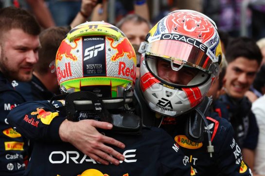 (L to R): Race winner Sergio Perez (MEX) Red Bull Racing celebrates with second placed team mate Max Verstappen (NLD) Red Bull Racing in parc ferme.
30.04.2023. Formula 1 World Championship, Rd 4, Azerbaijan Grand Prix, Baku Street Circuit, Azerbaijan, Race Day.
- www.xpbimages.com, EMail: requests@xpbimages.com © Copyright: Coates / XPB Images