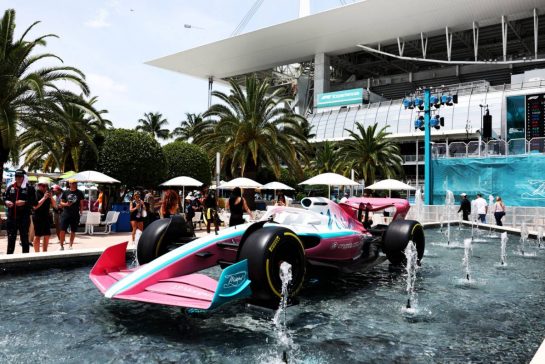 Paddock atmosphere - water fountain with a racing car.
05.05.2023. Formula 1 World Championship, Rd 5, Miami Grand Prix, Miami, Florida, USA, Practice Day.
- www.xpbimages.com, EMail: requests@xpbimages.com © Copyright: Moy / XPB Images