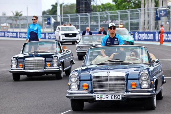 Alexander Albon (THA) Williams Racing on the drivers' parade.
07.05.2023. Formula 1 World Championship, Rd 5, Miami Grand Prix, Miami, Florida, USA, Race Day.
- www.xpbimages.com, EMail: requests@xpbimages.com © Copyright: Batchelor / XPB Images