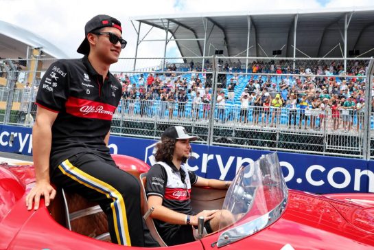 Zhou Guanyu (CHN) Alfa Romeo F1 Team on the drivers' parade.
07.05.2023. Formula 1 World Championship, Rd 5, Miami Grand Prix, Miami, Florida, USA, Race Day.
- www.xpbimages.com, EMail: requests@xpbimages.com © Copyright: Batchelor / XPB Images