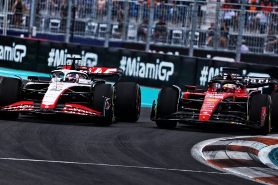 (L to R): Kevin Magnussen (DEN) Haas VF-23 and Charles Leclerc (MON) Ferrari SF-23 battle for position.
07.05.2023. Formula 1 World Championship, Rd 5, Miami Grand Prix, Miami, Florida, USA, Race Day.
- www.xpbimages.com, EMail: requests@xpbimages.com © Copyright: Charniaux / XPB Images