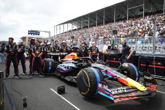 Max Verstappen (NLD) Red Bull Racing RB19 on the grid.
07.05.2023. Formula 1 World Championship, Rd 5, Miami Grand Prix, Miami, Florida, USA, Race Day.
- www.xpbimages.com, EMail: requests@xpbimages.com © Copyright: Gilbert / XPB Images