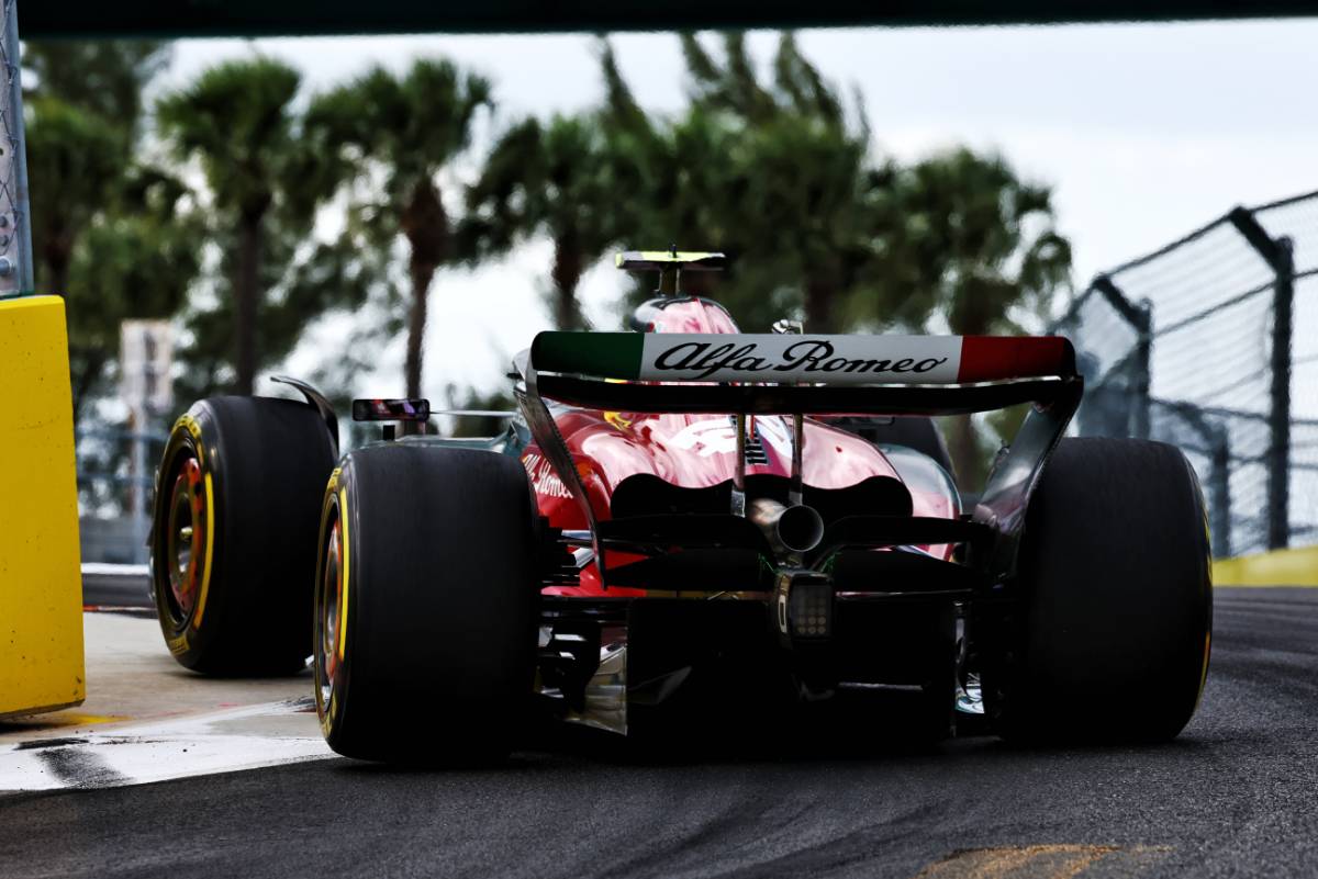 Zhou Guanyu (CHN) Alfa Romeo F1 Team C43. 07.05.2023. Formula 1 World Championship, Rd 5, Miami Grand Prix, Miami, Florida, USA, Race Day. - www.xpbimages.com, EMail: requests@xpbimages.com © Copyright: Coates / XPB Images