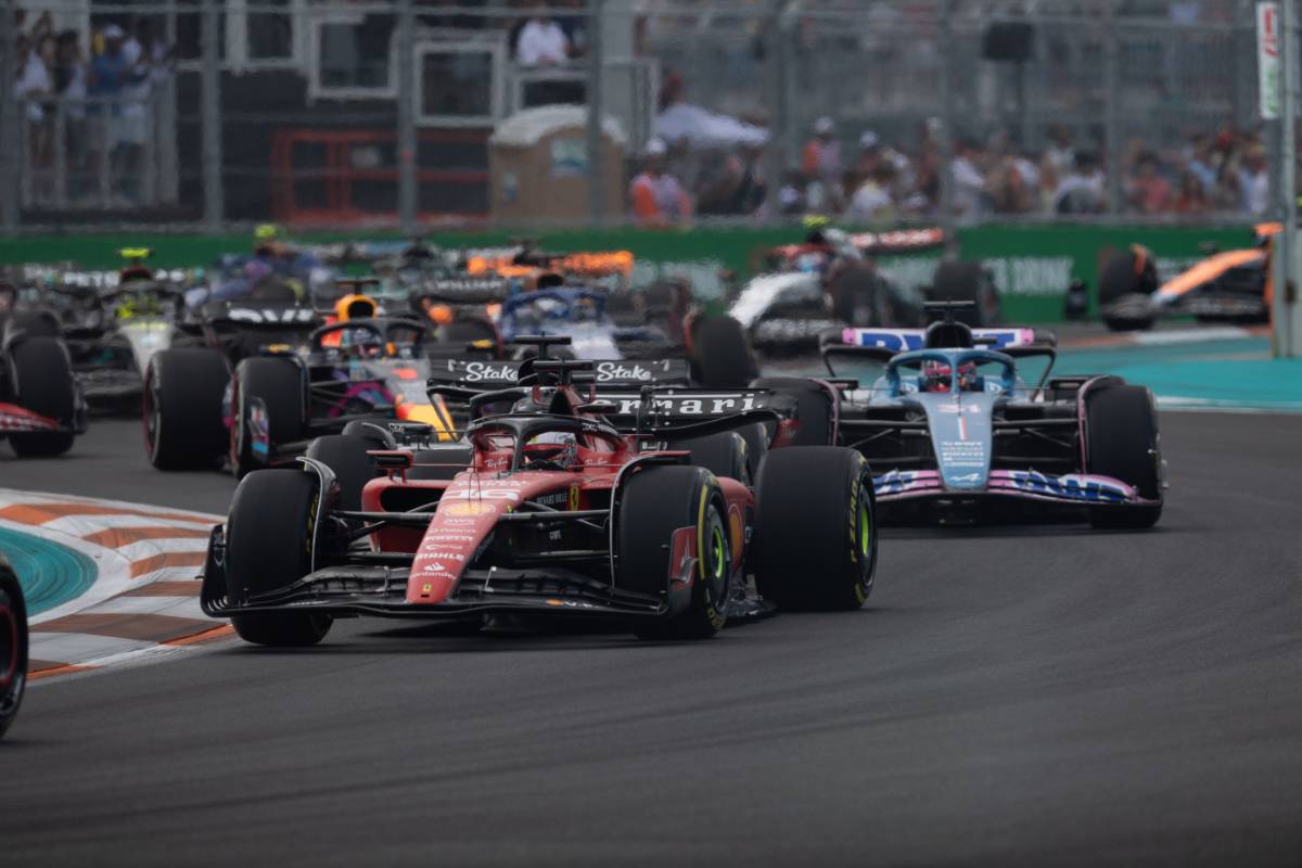 Charles Leclerc (MON) Ferrari SF-23 at the start of the race. 07.05.2023. Formula 1 World Championship, Rd 5, Miami Grand Prix, Miami, Florida, USA, Race Day. - www.xpbimages.com, EMail: requests@xpbimages.com © Copyright: Price / XPB Images