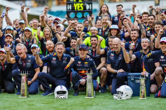 Max Verstappen (NLD) Red Bull Racing celebrates a 1-2 finish with the team.
07.05.2023. Formula 1 World Championship, Rd 5, Miami Grand Prix, Miami, Florida, USA, Race Day.
 - www.xpbimages.com, EMail: requests@xpbimages.com © Copyright: Gilbert / XPB Images