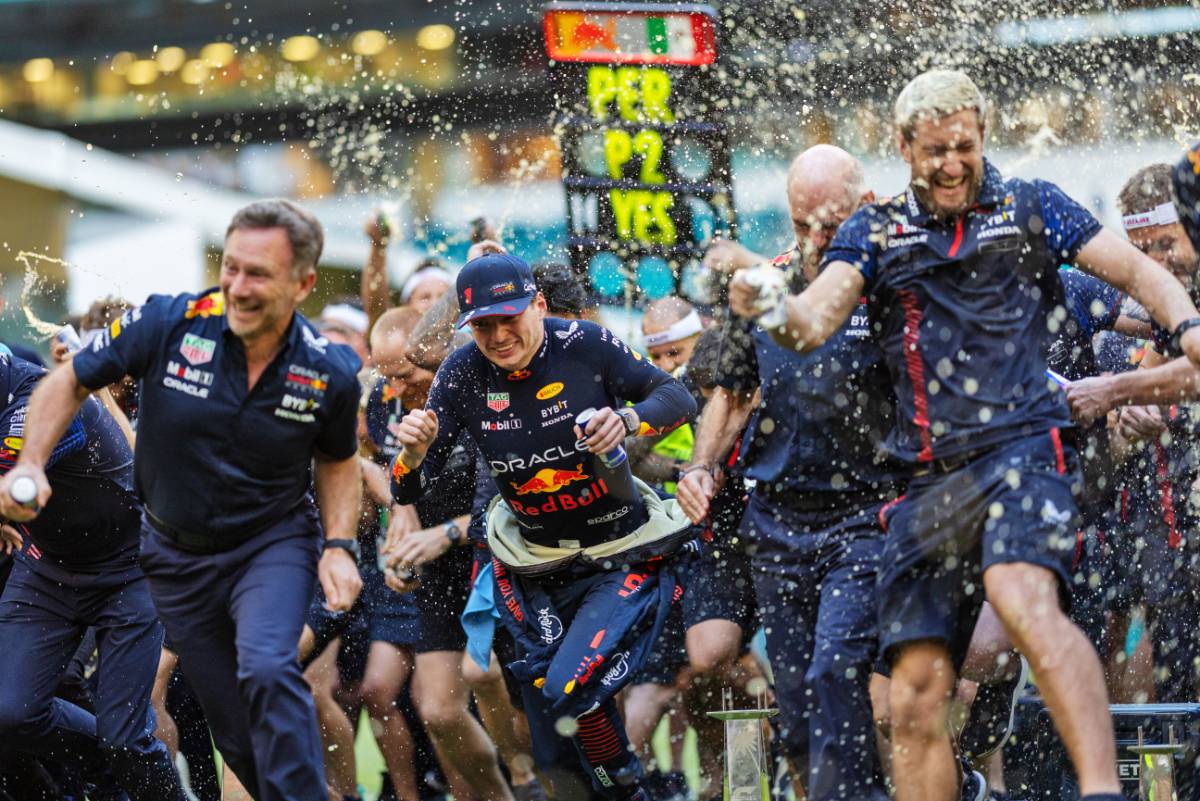 Max Verstappen (NLD) Red Bull Racing celebrates a 1-2 finish with the team.
07.05.2023. Formula 1 World Championship, Rd 5, Miami Grand Prix, Miami, Florida, USA, Race Day.
 - www.xpbimages.com, EMail: requests@xpbimages.com © Copyright: Gilbert / XPB Images