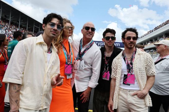 Jonas Bothers on the grid.
07.05.2023. Formula 1 World Championship, Rd 5, Miami Grand Prix, Miami, Florida, USA, Race Day.
- www.xpbimages.com, EMail: requests@xpbimages.com © Copyright: Moy / XPB Images