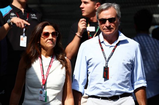 Carlos Sainz (ESP) with his wife Reyes Vazquez de Castro.
26.05.2023. Formula 1 World Championship, Rd 7, Monaco Grand Prix, Monte Carlo, Monaco, Practice Day.
- www.xpbimages.com, EMail: requests@xpbimages.com © Copyright: Coates / XPB Images