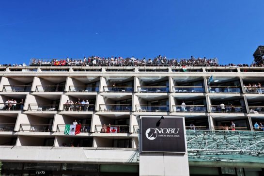 Circuit atmosphere - Fairmont Hotel.
27.05.2023. Formula 1 World Championship, Rd 7, Monaco Grand Prix, Monte Carlo, Monaco, Qualifying Day.
- www.xpbimages.com, EMail: requests@xpbimages.com © Copyright: Moy / XPB Images