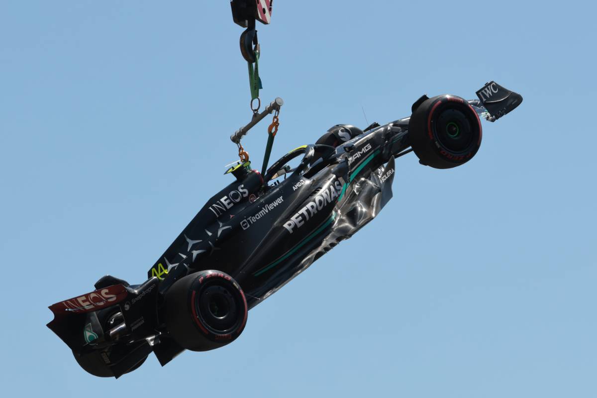 Lewis Hamilton (GBR) Mercedes AMG F1 W14 se estrelló en la tercera sesión de práctica.  27.05.2023.  Campeonato del Mundo de Fórmula 1, Rd 7, Gran Premio de Mónaco, Montecarlo, Mónaco, Día de clasificación.  - www.xpbimages.com, Correo electrónico: request@xpbimages.com © Copyright: XPB Images