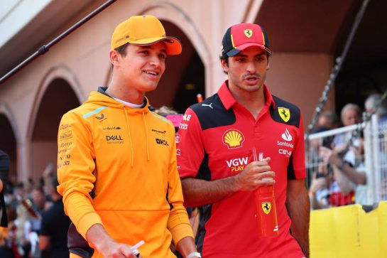 (L to R): Lando Norris (GBR) McLaren and Carlos Sainz Jr (ESP) Ferrari on the drivers' parade.
28.05.2023. Formula 1 World Championship, Rd 7, Monaco Grand Prix, Monte Carlo, Monaco, Race Day.
- www.xpbimages.com, EMail: requests@xpbimages.com © Copyright: Batchelor / XPB Images